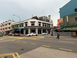 Sims Avenue (D14), Shop House #504170691